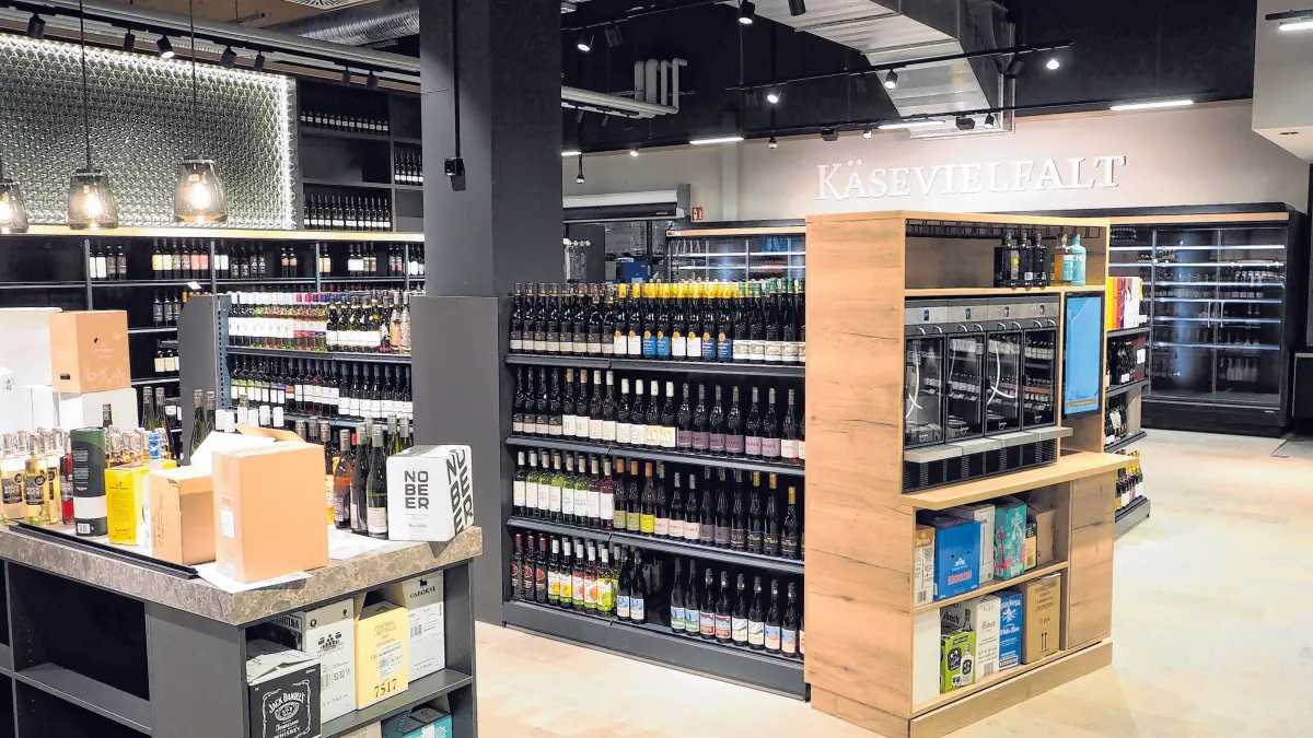 Käse- und Weinviefalt, das findet die Betreiberfamilie Beha, gehören zusammen und sind ein Highlight des Marktes.