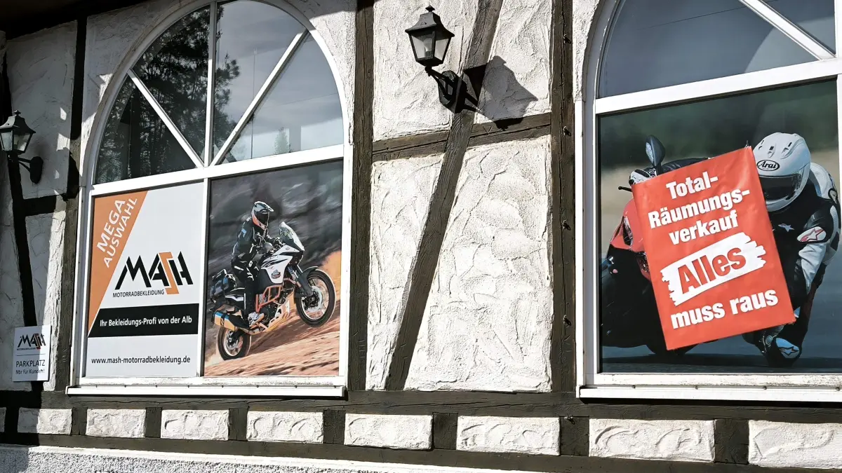 Der Räumungsverkauf bei Mash Motorradbekleidung hat begonnen.