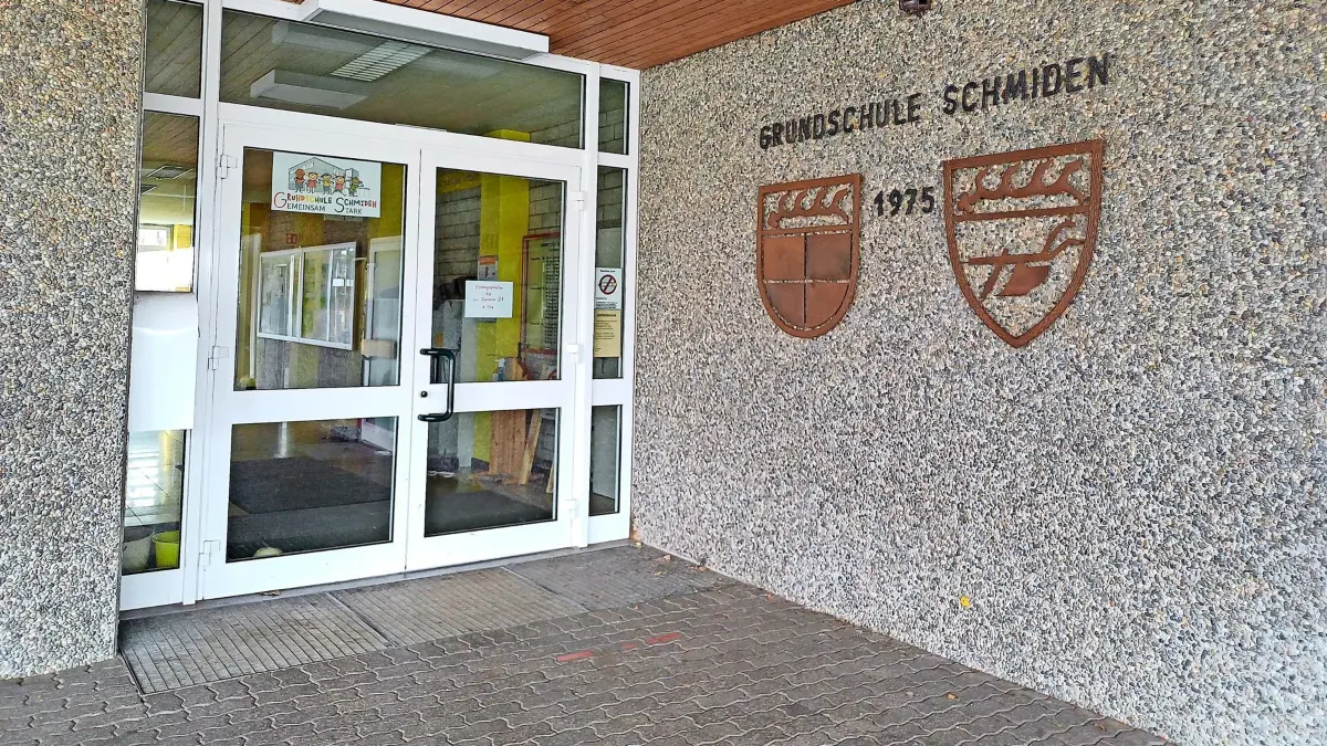 Grundschule Schmiden Eingang Namensschild