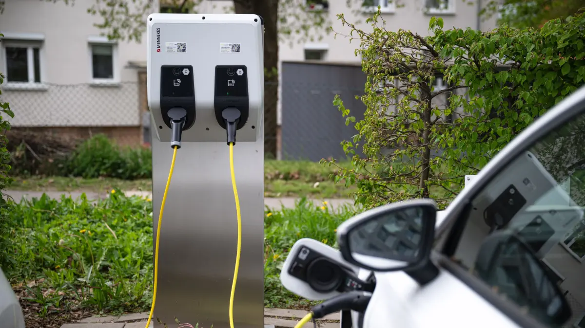 Ladesäulen, Elektrostrom. Energie, Strom, Stadtwerke Tübingen, SWT, Südweststrom, Parkplatz, E-Ladesäule, E-Auto, Elektroauto, Tüstrom Ladestation, Ökostrom