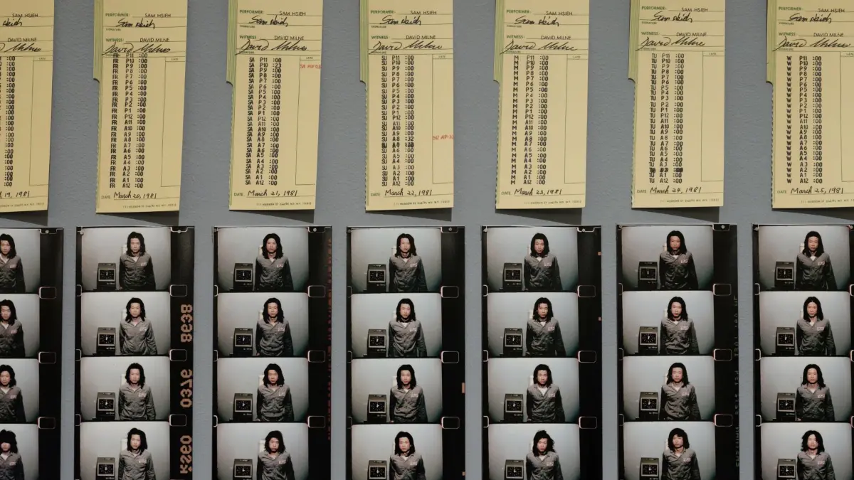 Alles säuberlich dokumentiert: Performancekünstler Tehching Hsieh stempelte ein Jahr lang jede Stunde an der Stechuhr.