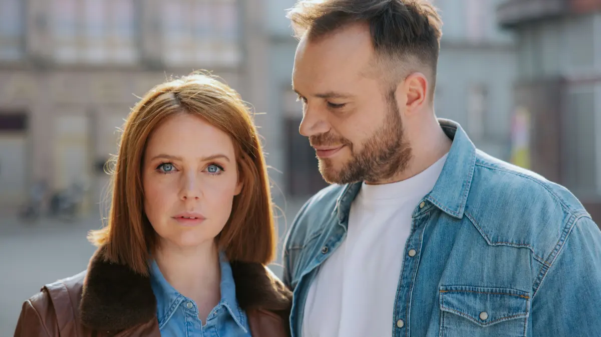 Erik (Patrick Heinrich) hofft auf ein Liebes-Comeback mit Toni (Olivia Marei).