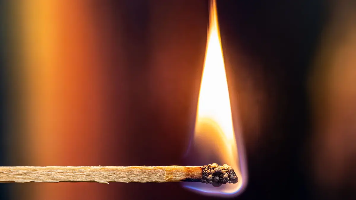 Mit Monatsthemen behandelt die Fotogilde Tailfingen fotografische Schwerpunktpunktthemen und kürt am Jahresende einen Vereinsmeister. Jüngst war ein Monatsthema "Feuer".