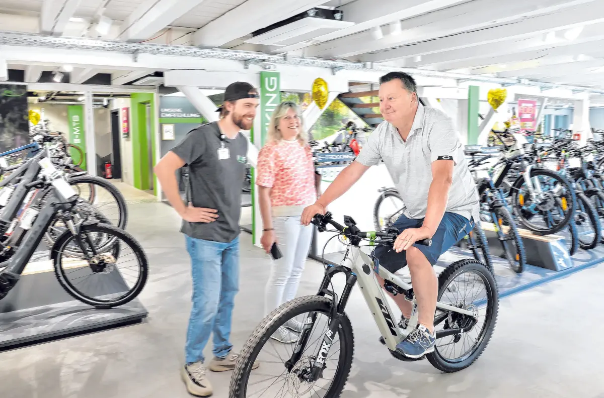 Bei Veloland Zügel konnten Interessierte E-Mountainbikes Probe fahren.⇥Fotos: Archiv/Ufuk Arslan