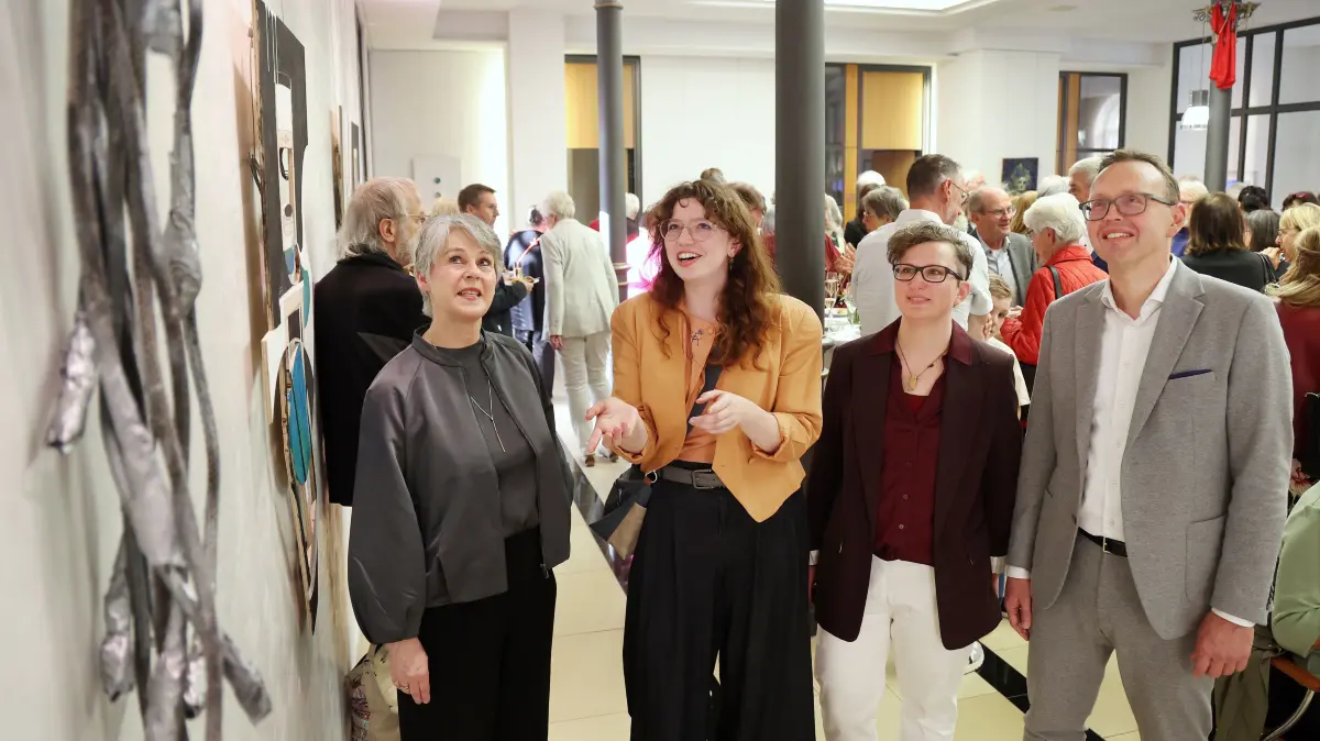 Sparkasse Schwäbisch Hall, Vermissage der Ausstellung "Trockenübungen" von Tanja Krebs und Isabel Stoffel