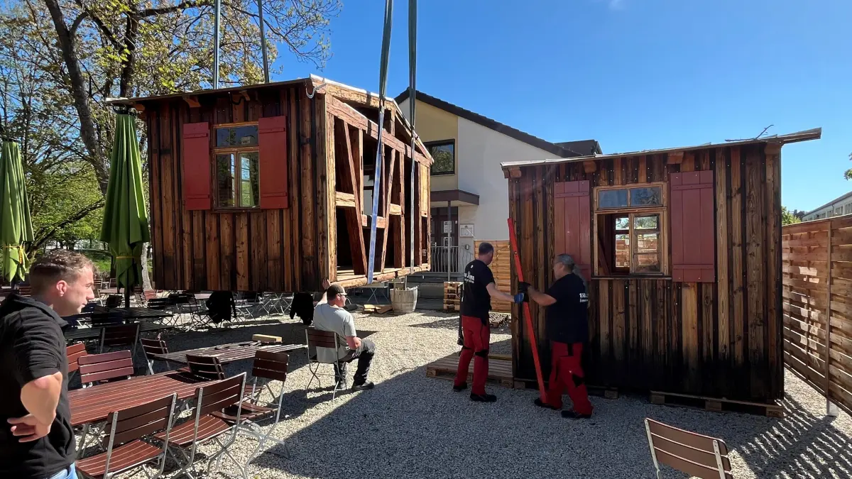 Neue Biergartenhütte für Aico Horn (links) Rottenburg