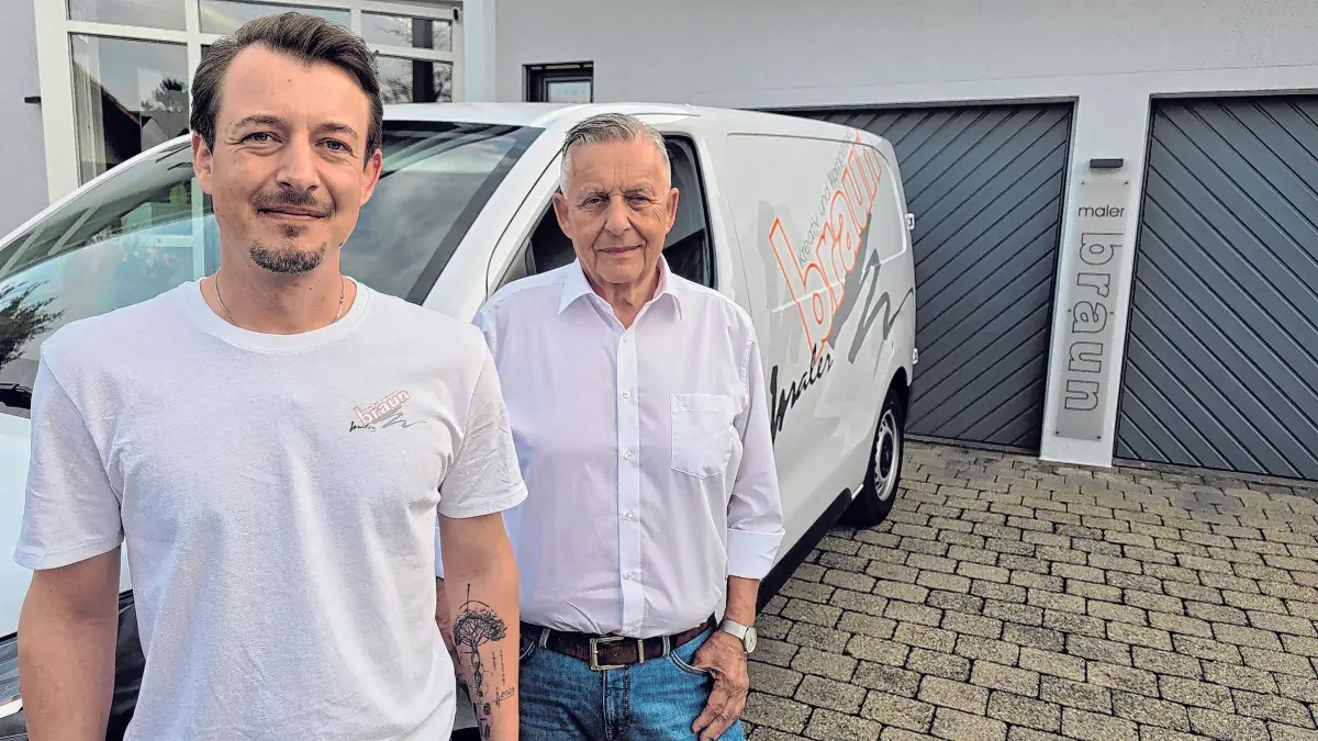 Daniel Braun und sein Vater, Malermeister Jürgen Braun. ⇥Foto: Klaus Stifel