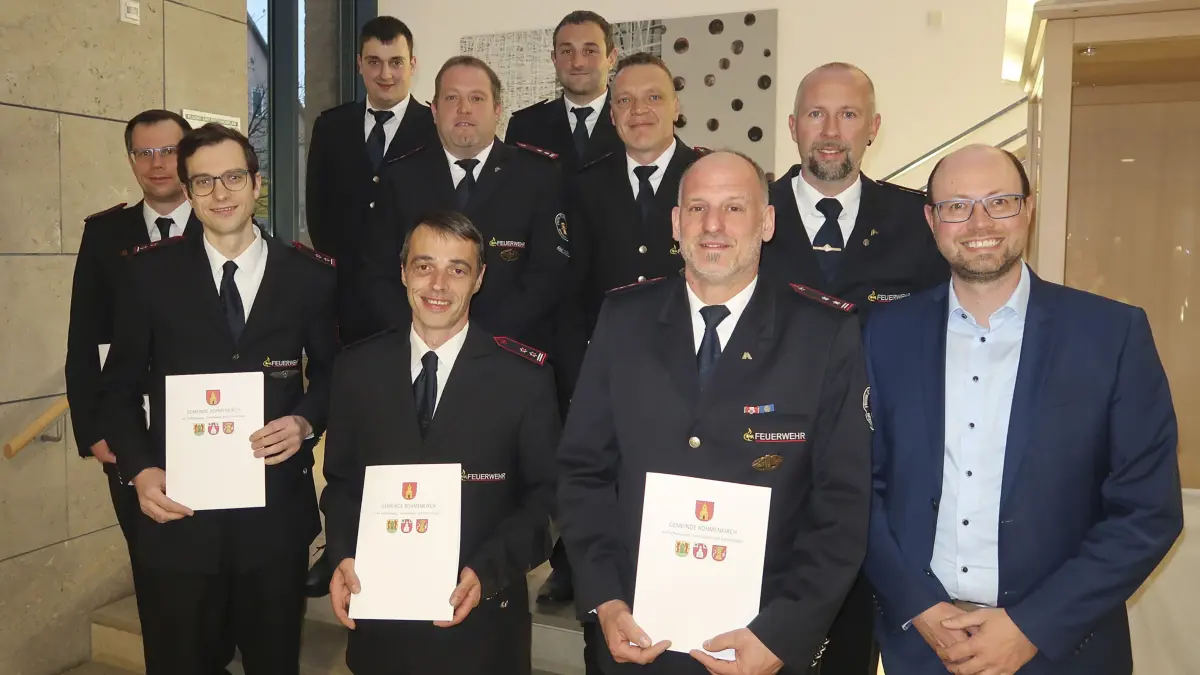 Die neuen Abteilungskommandanten in der Gesamtfeuerwehr von Böhmenkirch sind weitgehend die alten. Rechts Bürgermeister Matthias Nägele.