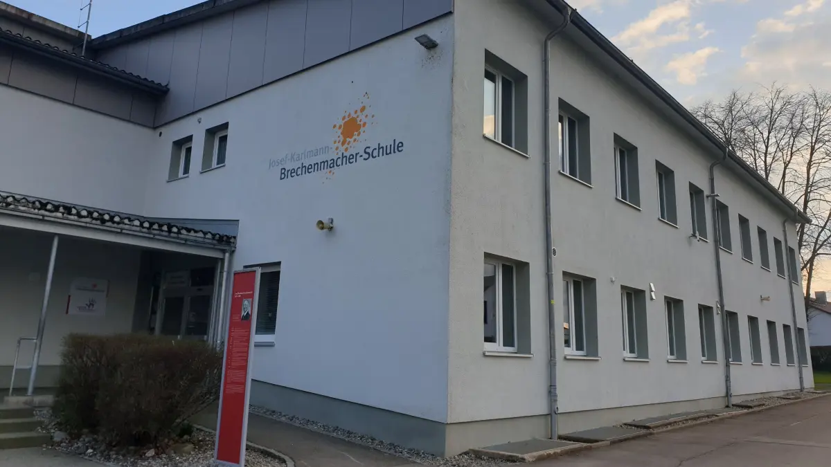 Josef-Karlmann-Brechenmacher-Schule in Oberdischingen