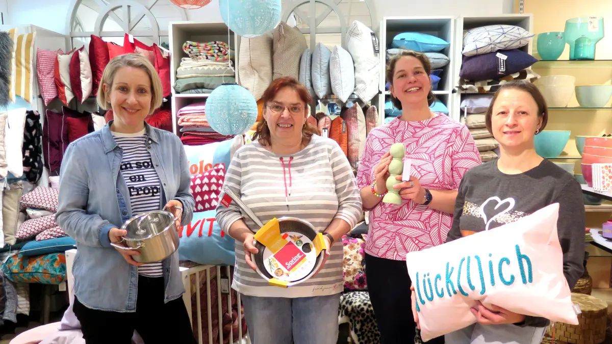 Susanne Mebold und Mitarbeiterinnnen