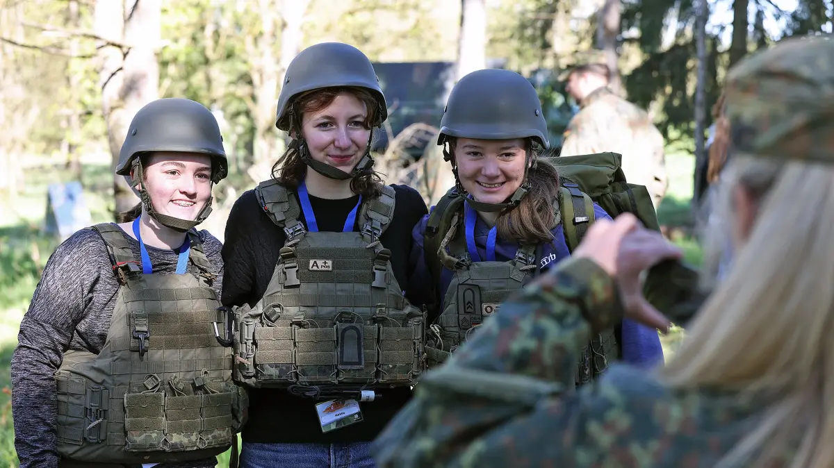 Girl's Day bei der Bundeswehr in Dornstadt/Ulm Wilhelmburgskaserne/Truppenübungsplatz Lerchenfeld