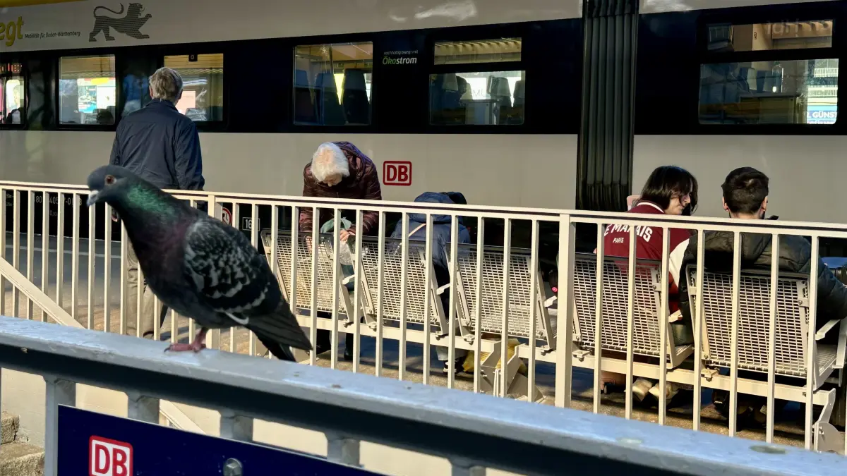 Bahnhof Reutlingen Zug Züge Ausfall Reisende Hauptbahnhof
