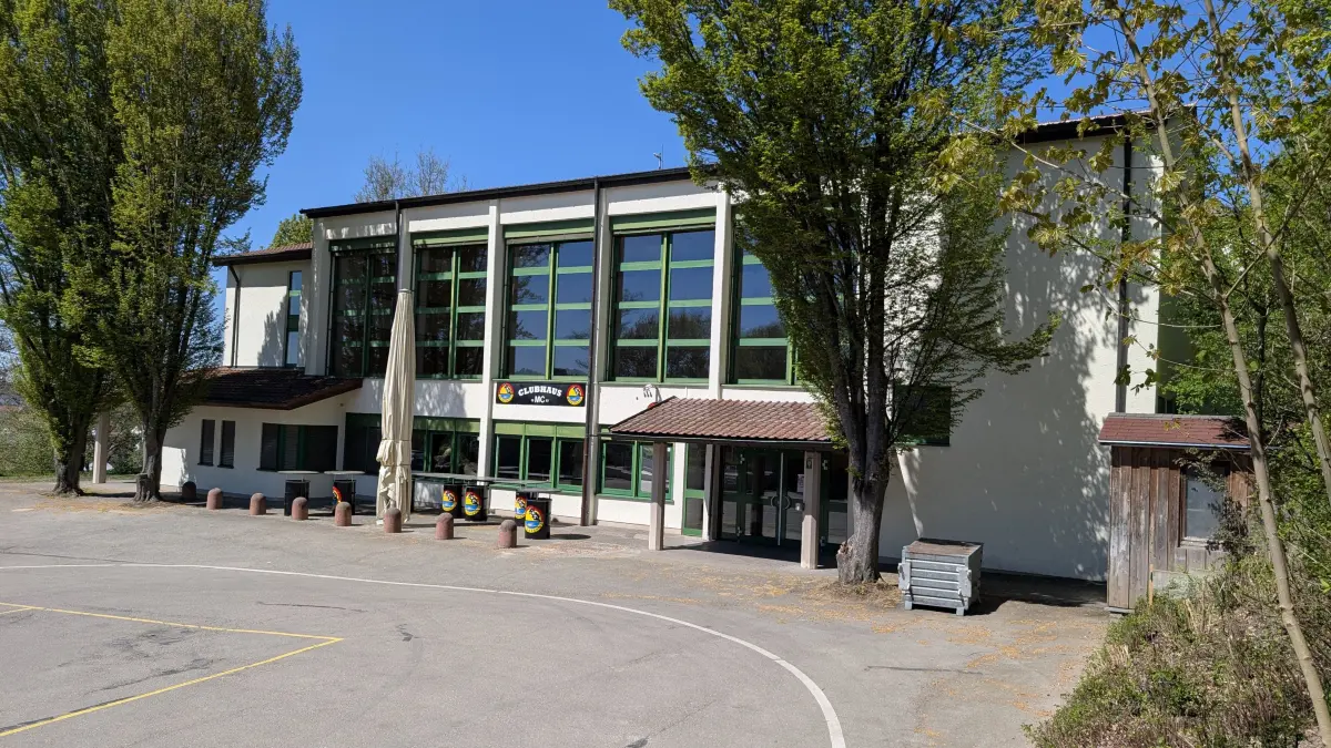 Turnhalle und Vereinsheim in Staig