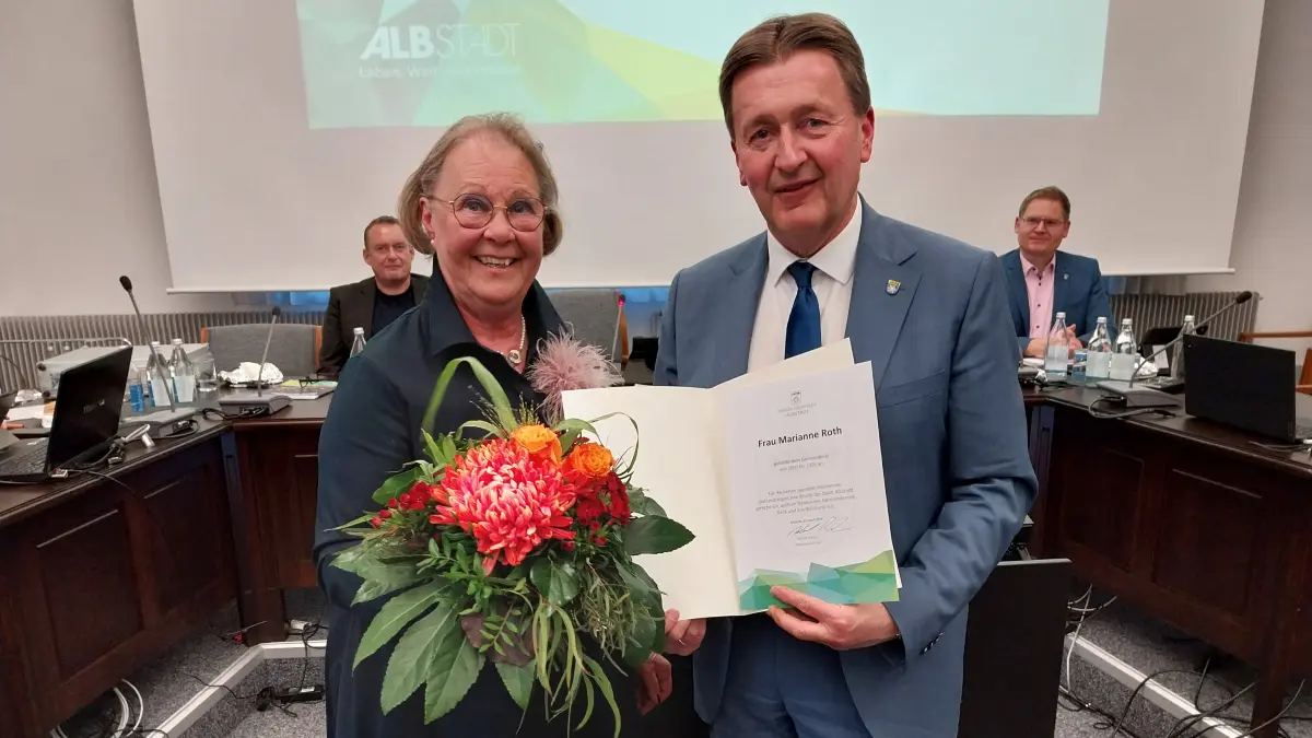 Generationenwechsel in der SPD-Fraktion ist vollzogen: Marianne Roth ist in der jüngsten Gemeinderatssitzung von Oberbürgermeister Roland Tralmer aus dem Gremium entlassen worden.