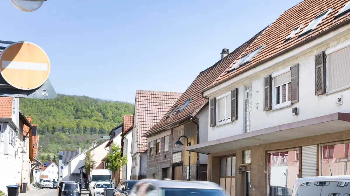 Teil der bevorstehenden Ortskernsanierung VI sollen auch Teile der Dettinger Schneckenhofengasse werden.