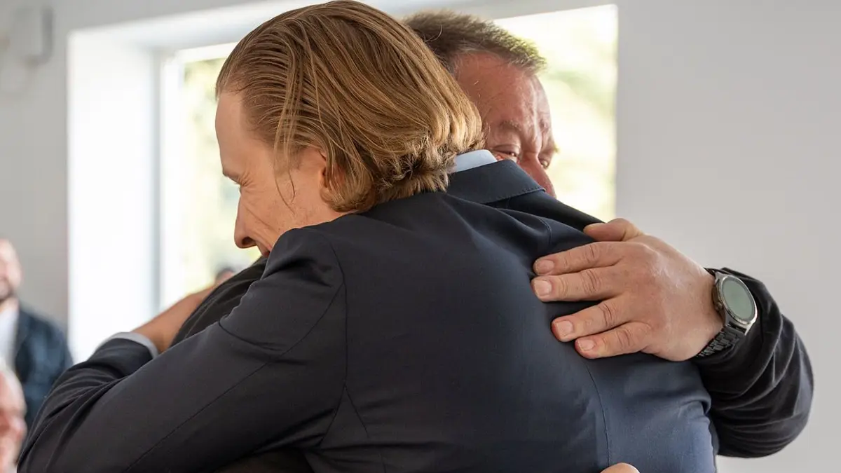 Herzliche Verabschiedung: Wolfgang Grupp junior mit Karl-Josef Schoser