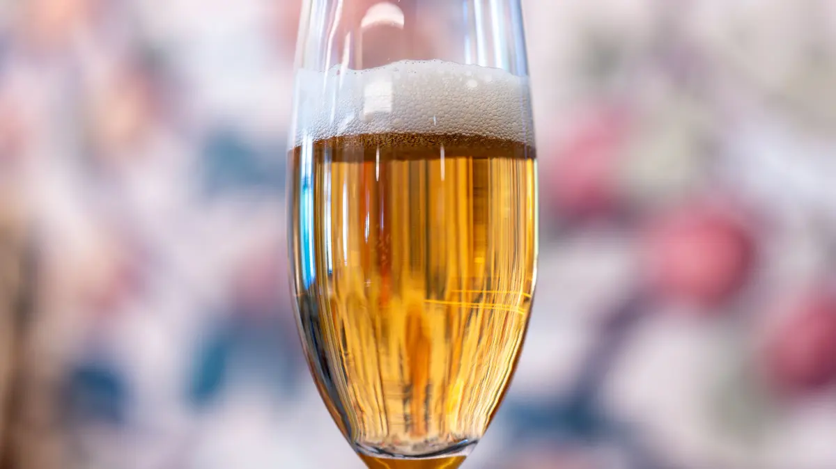 Als Aperitif wird ein Winzersekt Brut Nature serviert bzw. ein Heppacher Quittensecco als alkoholfreie Alternative.