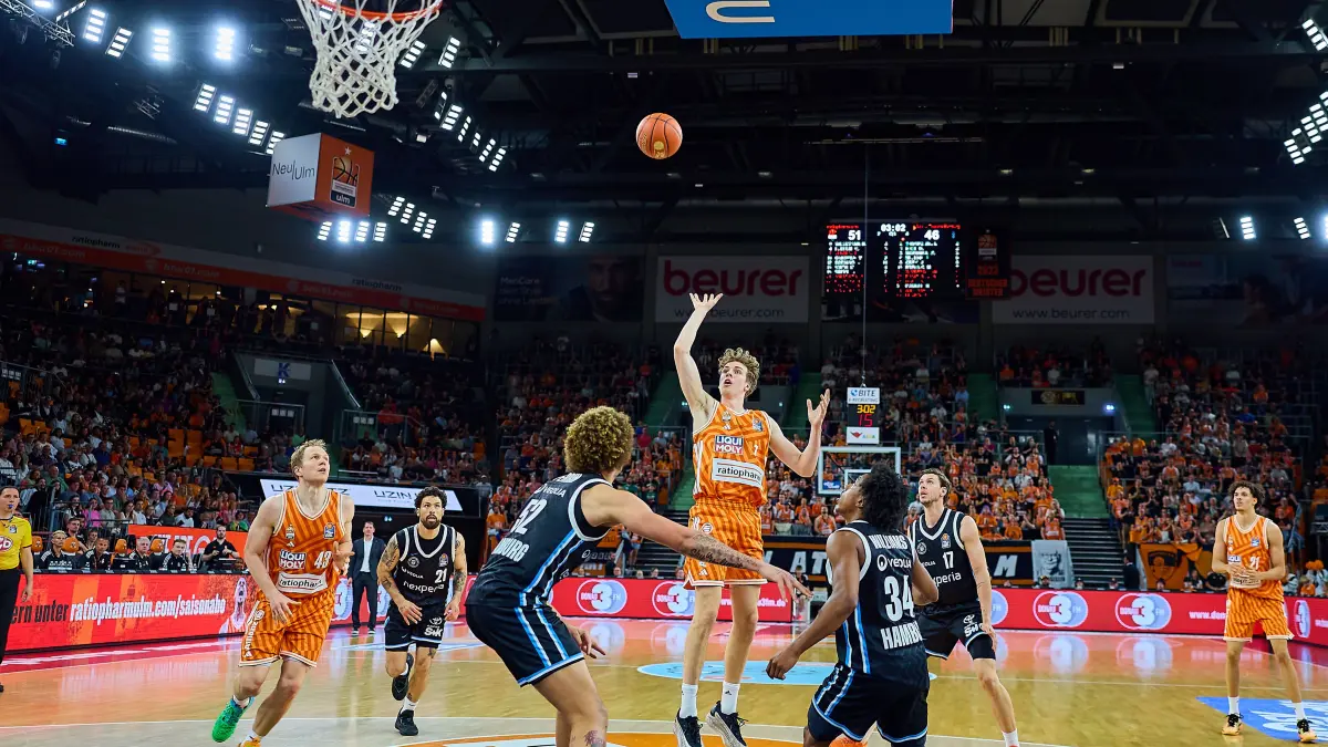 GER, ratiopharm ulm vs. Veolia Towers Hamburg, Basketball, 31. Spieltag, EasyCredit BBL, Spielzeit 2025/2026, 25.04.2026 : Wurf Tobias Jensen (ratiopharm ulm, #07)
GER, ratiopharm ulm vs. Veolia Towers Hamburg, Basketball, 31. Spieltag, EasyCredit BBL, Spielzeit 2025/2026, 25.04.2026
Foto: Eibner-Pressefoto/Gerald Oelze-de Stoppany