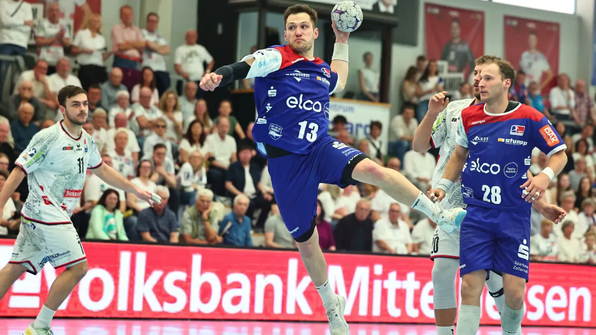 GER, TV Huettenberg vs HBW Balingen-Weilstetten, Handball, 2. Bundesliga, 29. Spieltag, Spielzeit 2025/2026, 25.04.2026: Torwurf von Merlin Fuss (HBW Balingen-Weilstetten, #13)
GER, TV Huettenberg vs HBW Balingen-Weilstetten, Handball, 2. Bundesliga, 29. Spieltag, Spielzeit 2025/2026, 25.04.2026
Foto: Eibner-Pressefoto/Rene Weiss