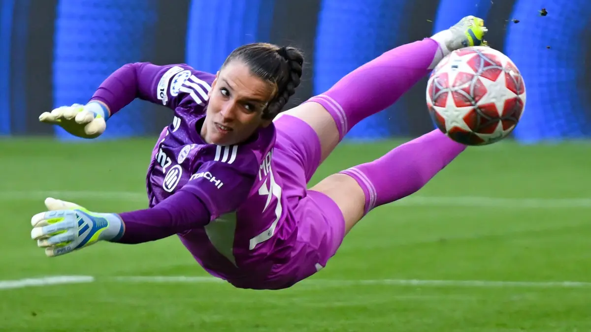 Bayern München - FC Barcelona: 25.04.2026, Bayern, München: Fußball, Frauen: Champions League, Bayern München - FC Barcelona, K.o.-Runde, Halbfinale, Hinspiel in der Allianz Arena. Ena Mahmutovic (Bayern München) in Aktion. Foto: Sven Hoppe/dpa +++ dpa-Bildfunk +++