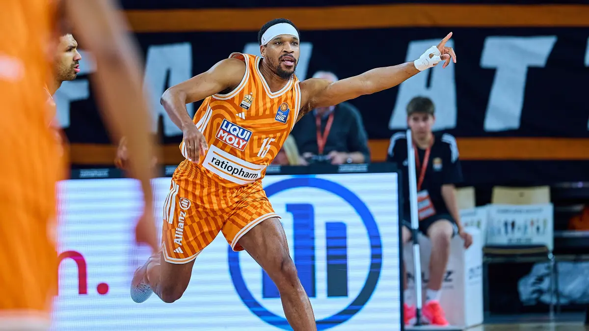 GER, ratiopharm ulm vs. Veolia Towers Hamburg, Basketball, 31. Spieltag, EasyCredit BBL, Spielzeit 2025/2026, 25.04.2026 : Jubel Justin Simon (ratiopharm ulm, #15)
GER, ratiopharm ulm vs. Veolia Towers Hamburg, Basketball, 31. Spieltag, EasyCredit BBL, Spielzeit 2025/2026, 25.04.2026
Foto: Eibner-Pressefoto/Gerald Oelze-de Stoppany