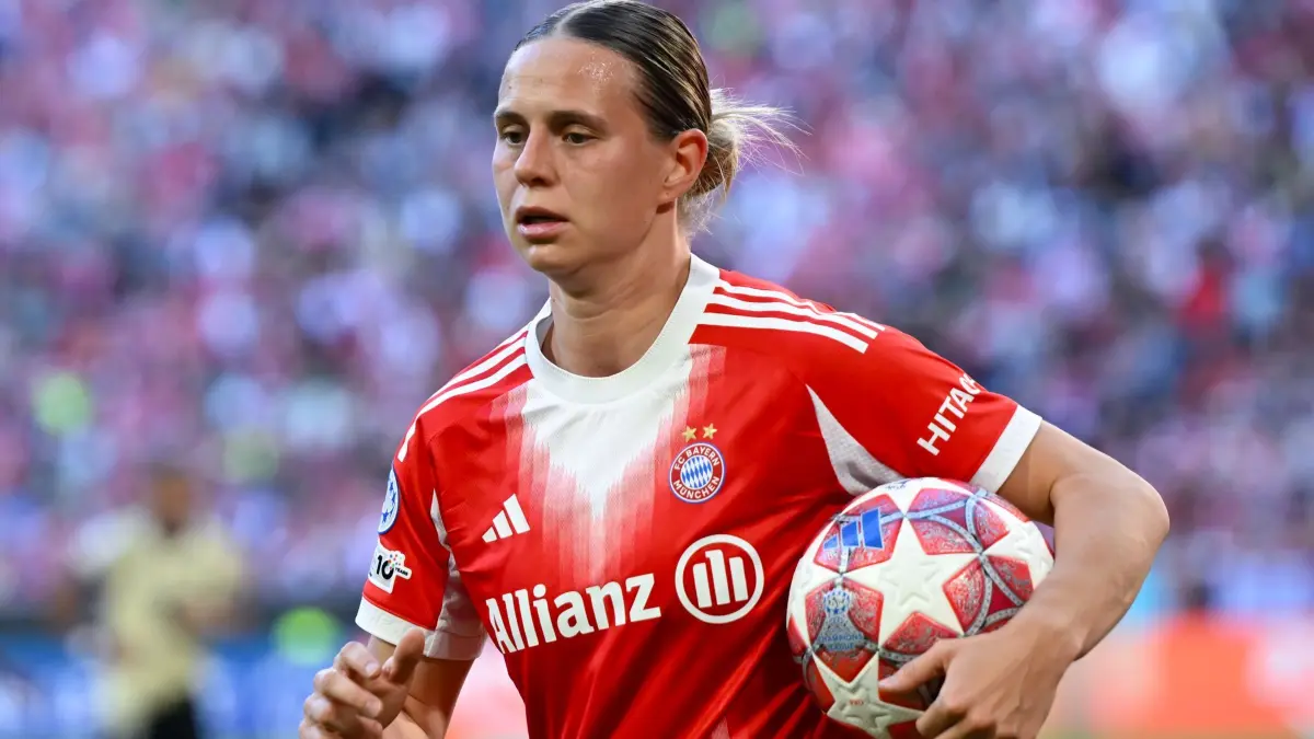 Bayern München - FC Barcelona: 25.04.2026, Bayern, München: Fußball, Frauen: Champions League, Bayern München - FC Barcelona, K.o.-Runde, Halbfinale, Hinspiel in der Allianz Arena. Klara Bühl (Bayern München) in Aktion. Foto: Sven Hoppe/dpa +++ dpa-Bildfunk +++