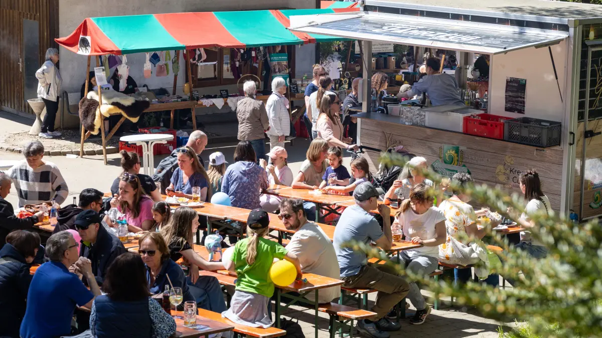 Jebenhausen GP, Waldeckhof: Blütenfest