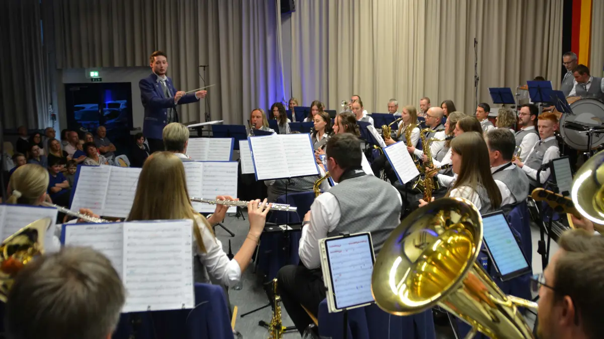 Die Aktivenkapelle des Musikvereins Tieringen sorgte für beste Stimmung beim Festakt.