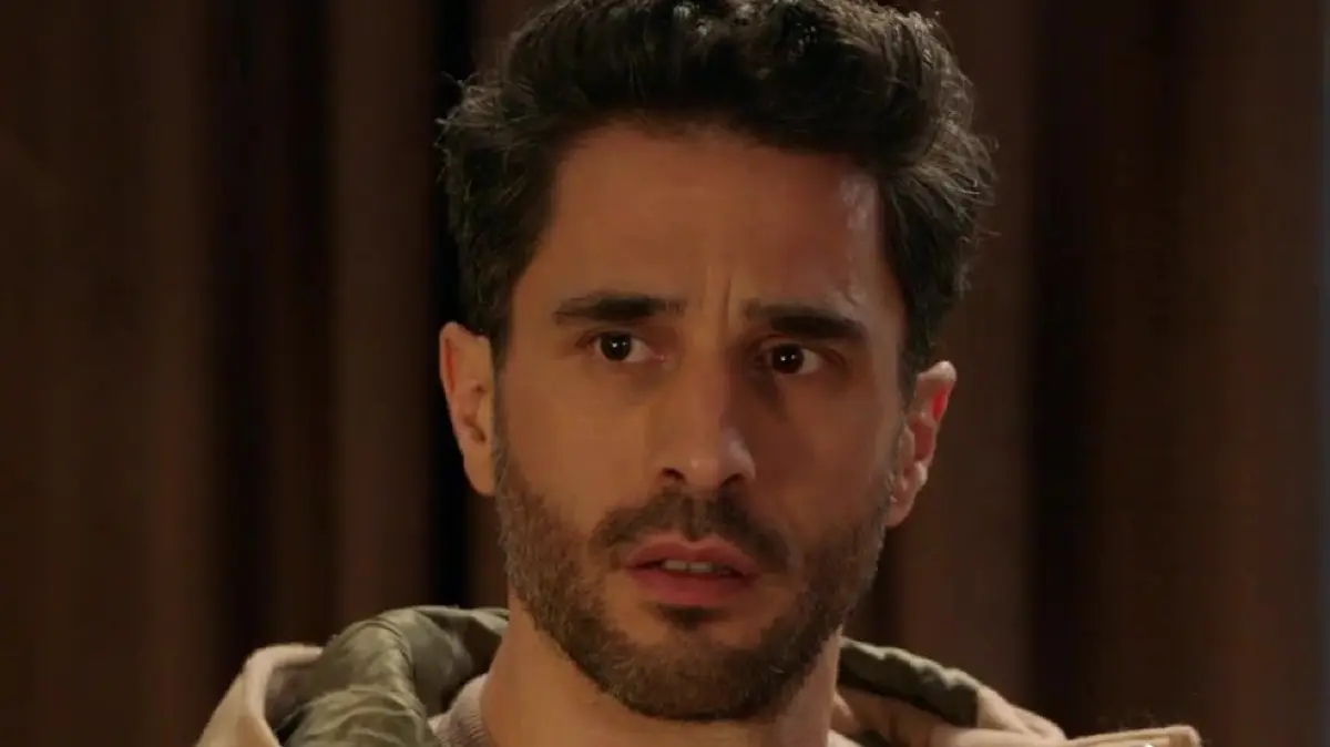 Auch Tobias (Jan Kittmann) gerät ins Visier der Ermittlungen von Toni (Olivia Marei), nachdem seine DNA am Tatort gefunden wurde.