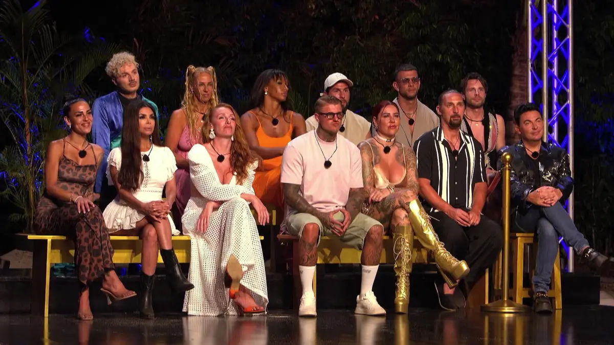 Bei „Kampf der RealityAllstars“ fliegt in Folge 12 ein weiterer Promi raus.