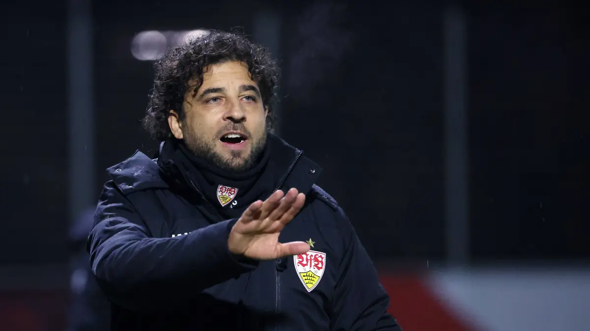 13.02.2026, Deutschland, Stuttgart, Fußball Nachwuchsbundesliga, U 17 VfB Stuttgart vs. SV Stuttgarter Kickers, Trainer Daniel Jungwirth VfB *** 13 02 2026, Germany, Stuttgart, Soccer Junior Bundesliga, U 17 VfB Stuttgart vs SV Stuttgarter Kickers, Coach Daniel Jungwirth VfB