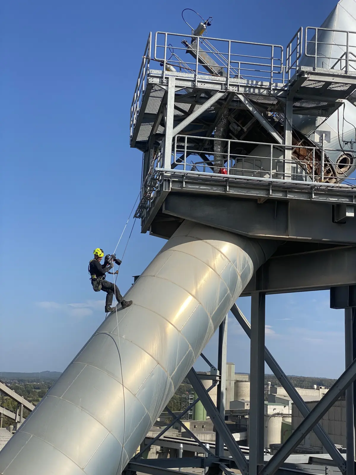 Höhenarbeitsplätze sind oft anspruchsvoll und müssen unterwiesen werden