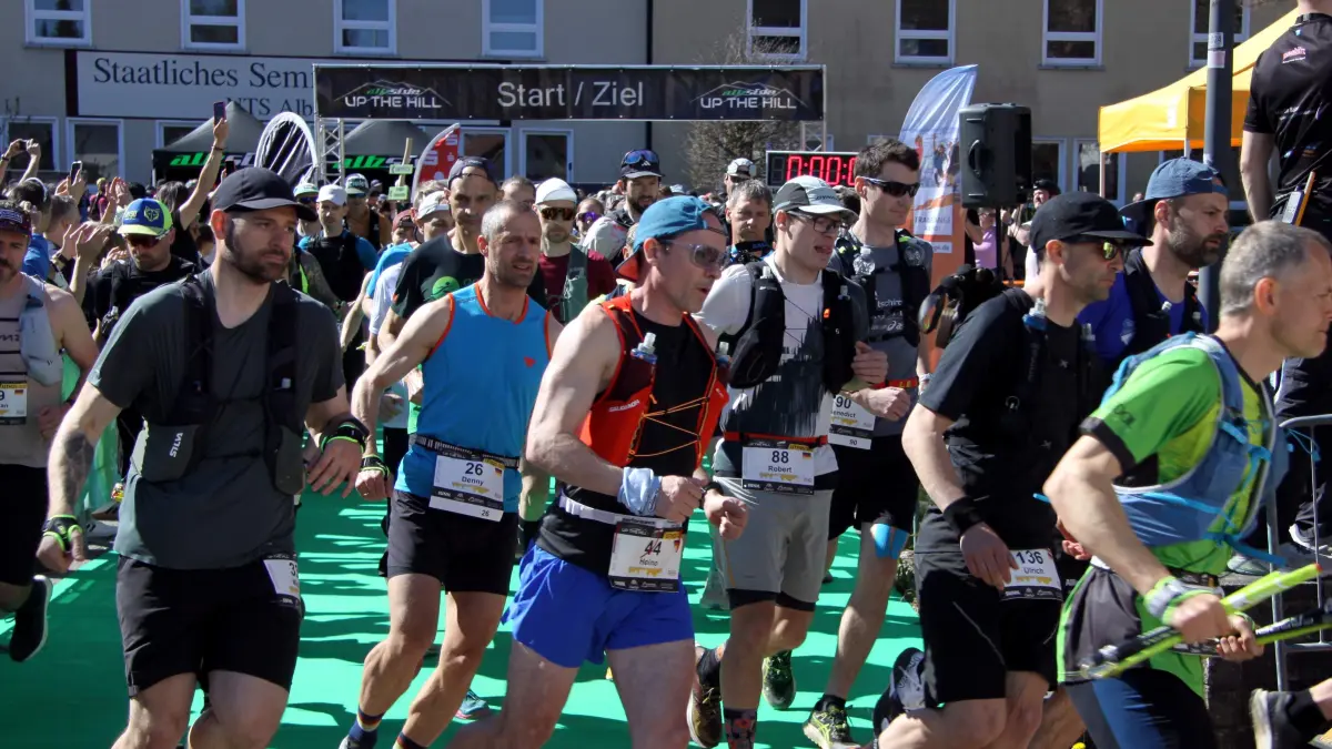 Nicht enden wollte der Lindwurm an Läufern, die beim UTH 25 in Margrethausen an den Start ging. Rund 400 Trailläufer machten sich auf die Strecke.