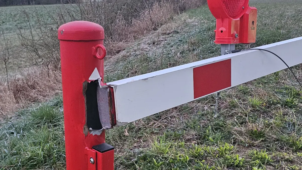 Schranke für Amphibienschutz wurde zerstört, bei Wachendorf