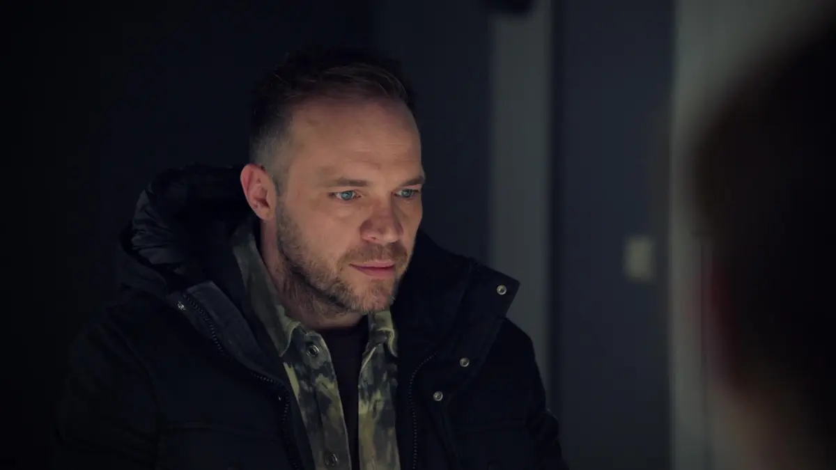Erik (Patrick Heinrich) muss Toni endlich die Wahrheit über Matilda erzählen.