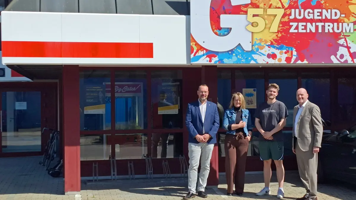 Gelungener Start im Jugendhaus Gaildorf v.l.n.r.: AWO-Geschäftsführer Lars Piechot, AWO-Fachbereichsleiterin Kommunale Angebote, Jugend & Schule Tina Schüle, Leiter Jugendhaus Gaildorf Max Eschenbach und Bürgermeister von Gaildorf Stephen Brauer.
