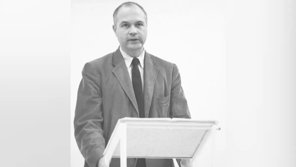 William S. Huff bei einem Vortrag in Ulm.