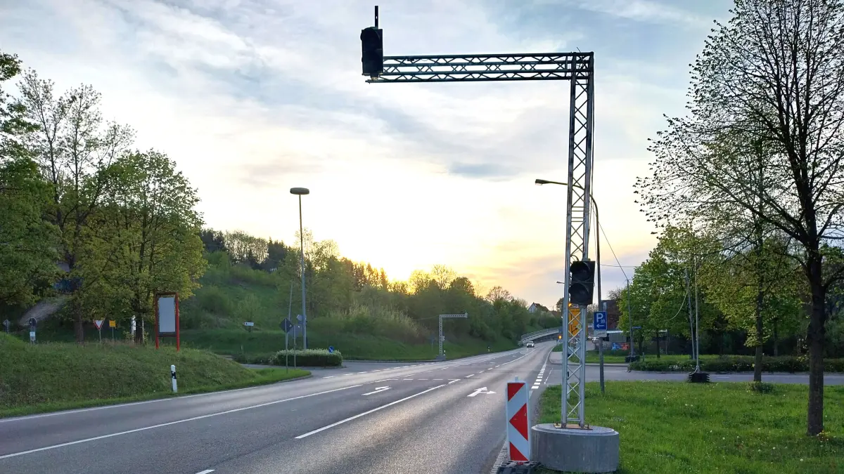 Im Bereich der Einmündung der Eyachstraße wünscht sich der Laufener Ortschaftsrat einen Blitzer.