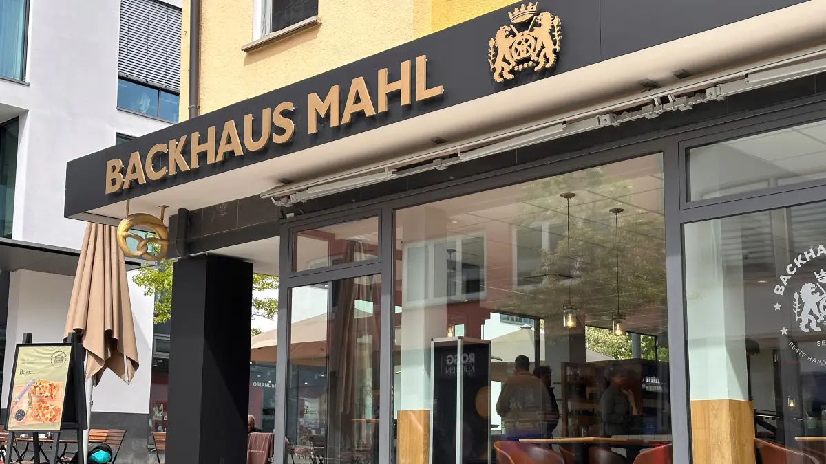 In der Ebinger Innenstadt findet sich ebenfalls ein Filliale des Backhaus Mahl. Deren Chefs haben sich nun in einem viralen Video an der Bundesregierung abgearbeitet.
