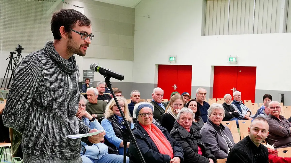 (ohne Überschrift): Vorsicht: Dieses Foto ist möglicherweise nur für den einstigen Verlag Schwäbisches Tagblatt verwendbar. Bürgermeisterwahl Kandidatenvorstellung in Göttelfingen 24.2.2023. Bilder: Karl-Heinz Kuball