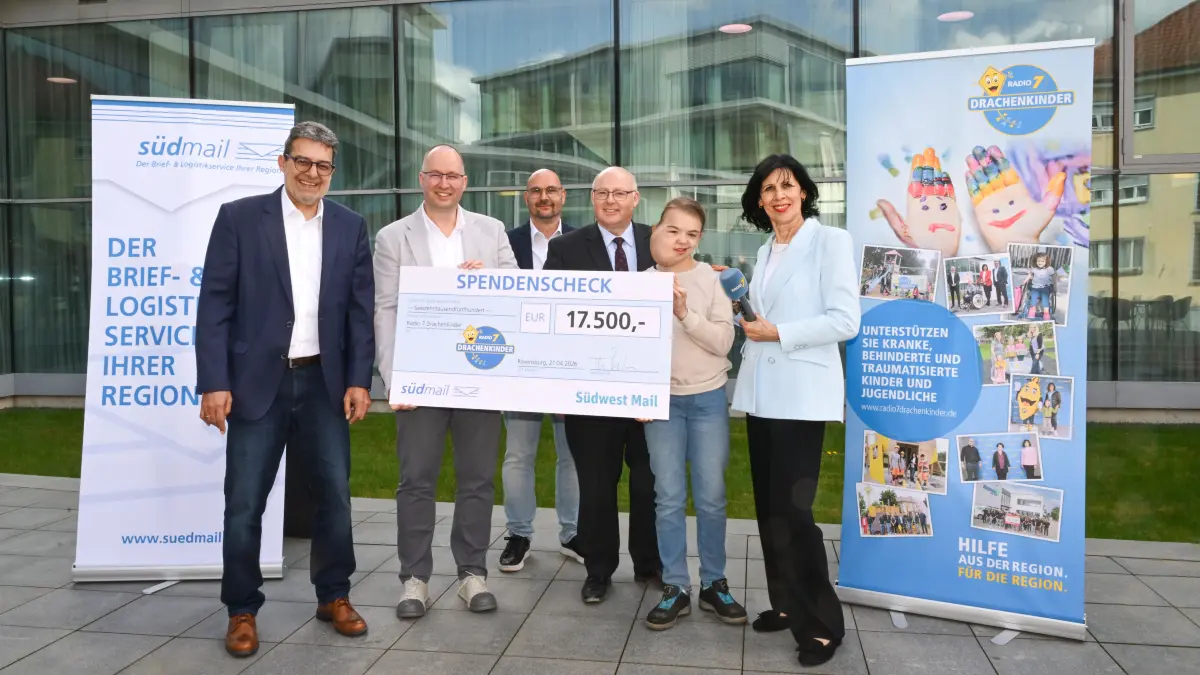 Spendenscheckübergabe an die Radio 7 Drachenkinder