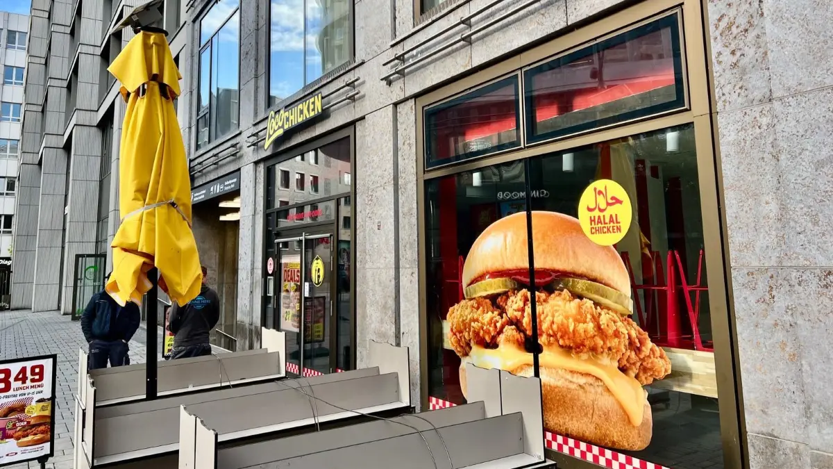 Die Fast-Food-Kette Loco Chicken hat in Ulm am 9. November 2025 eröffnet.