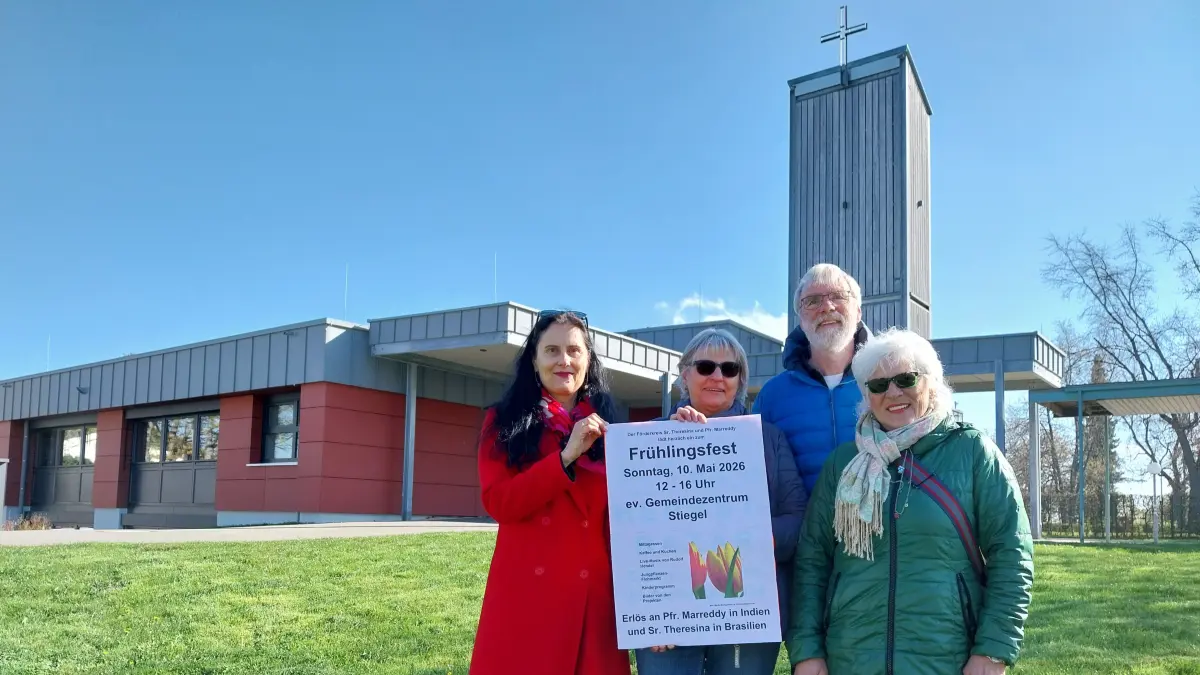 Hoffen auf viele Gäste beim Frühlingsfest im Gemeindezentrum Stiegel: Blandine Magelkramer (von links), Anne Bettighofer, Victorina Vivas und Michael Holl aus dem Leitungsteam des Förderkreises Sr Theresina und Pfr. Marreddy.