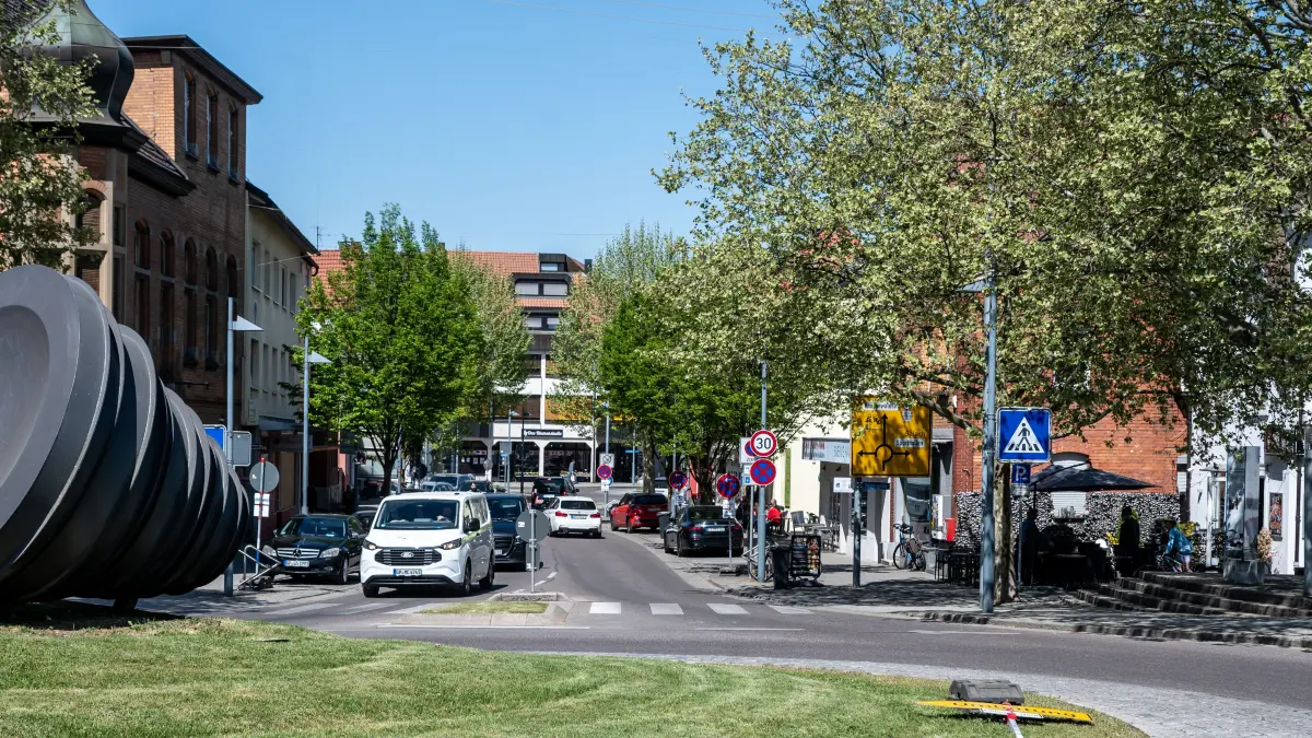 Eislingen neue Gestaltung Stadtmitte Hauptstraße Kreisel Oyonnax