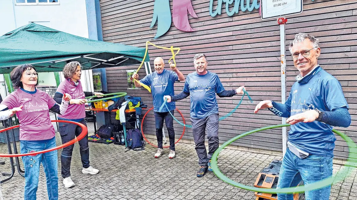 Der Turnverein Hechingen und die LG Steinlach/Zollern sind an der Johannesbrücke mit Cocktails, Waffeln und sportlichen Angeboten präsent. Foto: Benjamin Roth⇥Thomas Kost