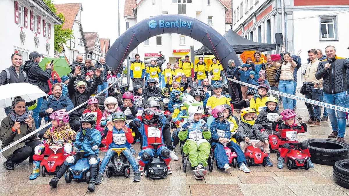 Recht groß war das Starterfeld beim Bentley City Race 2025 in Albstadt. ⇥Foto: Karina Eyrich