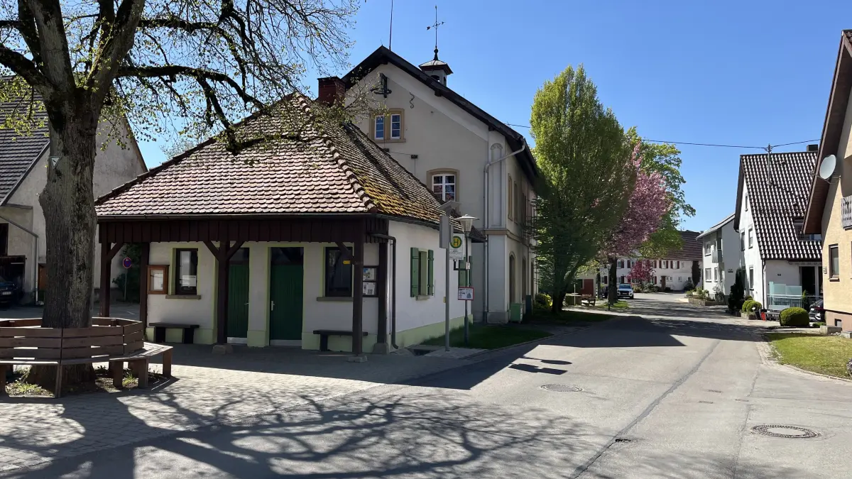 Der Bushalt am Seißener Backhaus soll erstmal nicht barrierefrei ausgebaut werden.