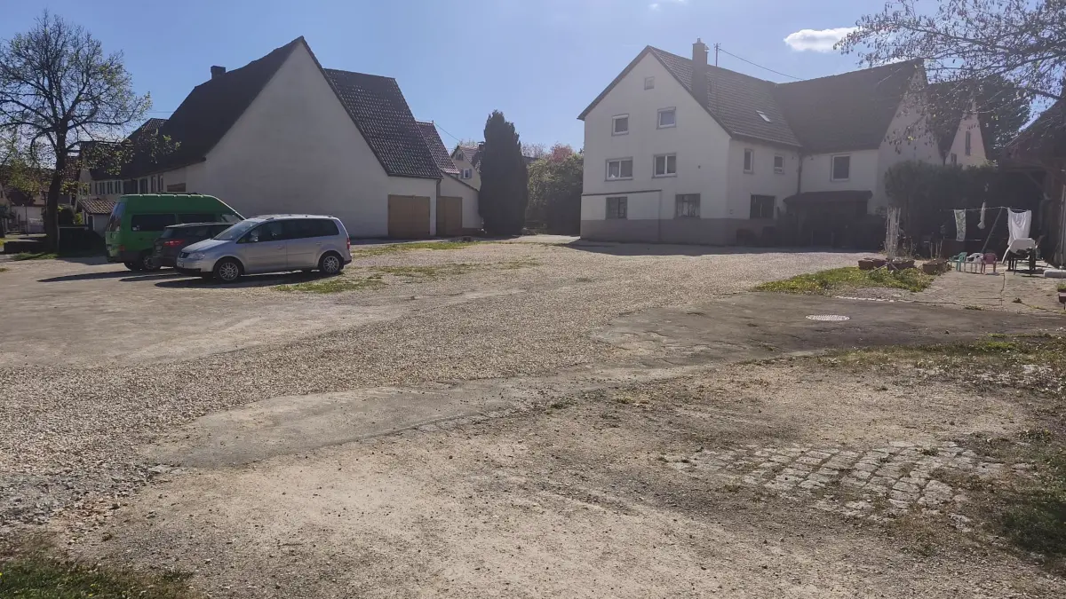 Das Löwenareal in Donnstetten – hier soll ein Dorfplatz und damit ein Ort für die Gemeinschaft, zum Feiern und Entspannen entstehen.
