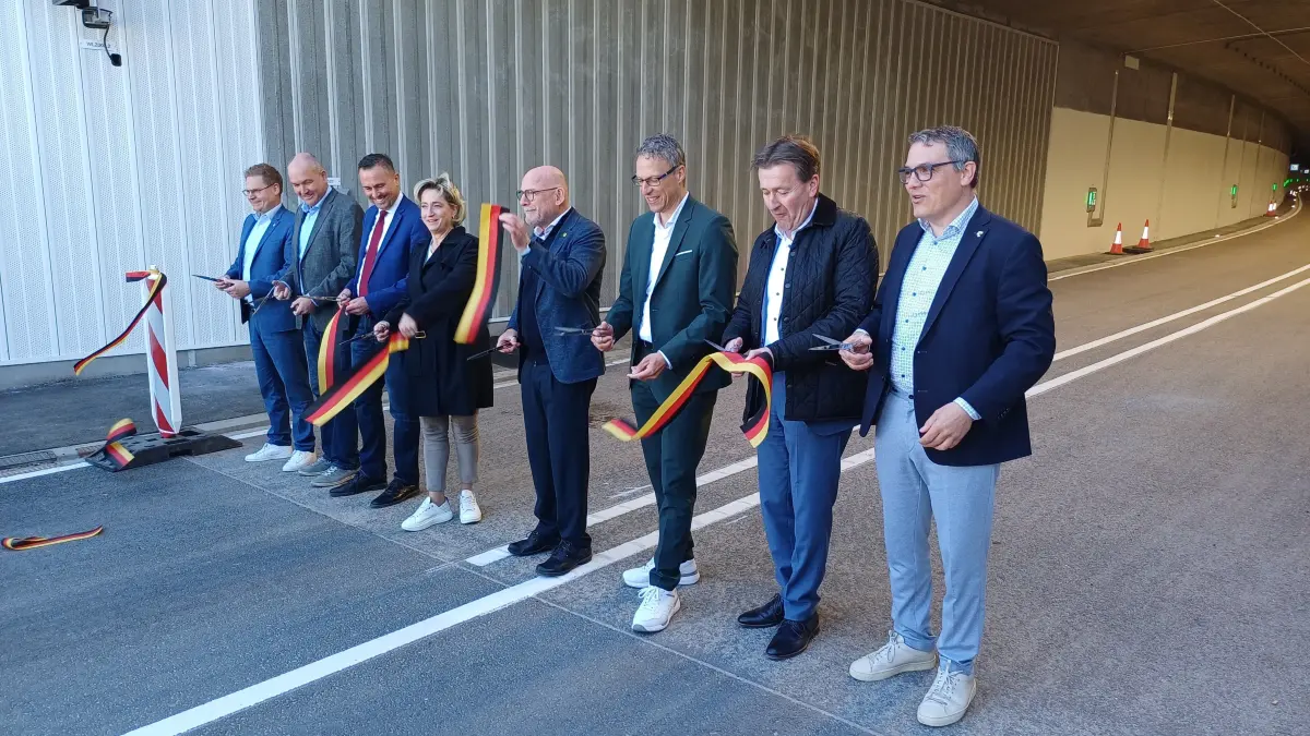 B463 Tunnel Sanierung Bauabschluss Laufen Band