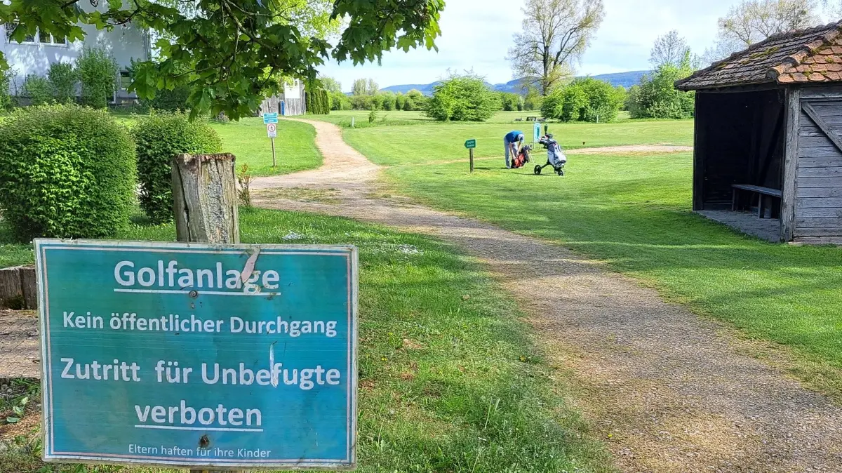 Göppingen Blick auf den Golfplatz im Stauferpark vom Restaurant aus gesehen.